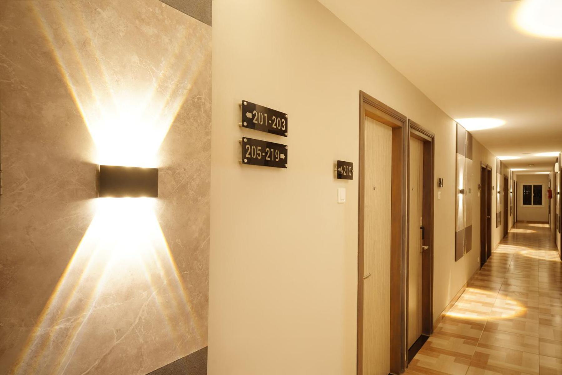 Front One Hotel Sragen ภายนอก รูปภาพ