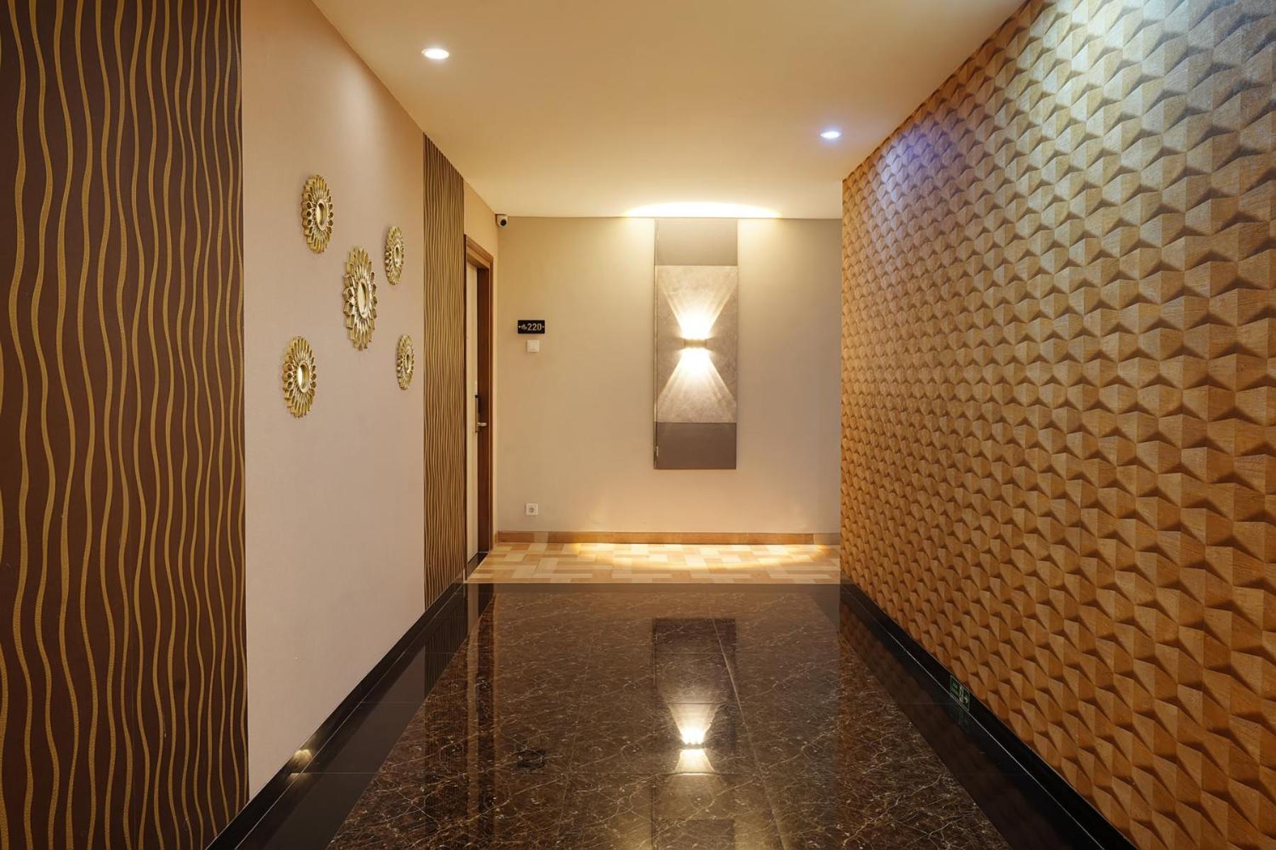 Front One Hotel Sragen ภายนอก รูปภาพ