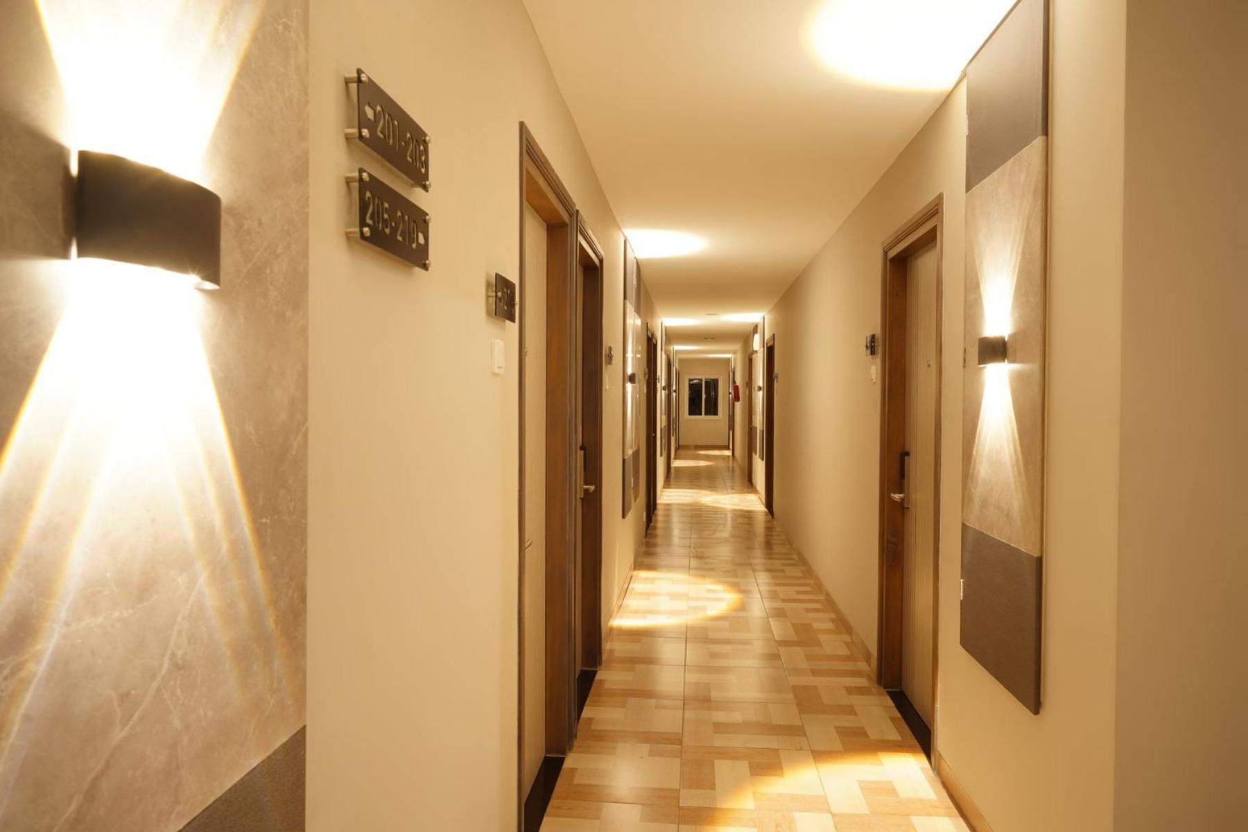 Front One Hotel Sragen ภายนอก รูปภาพ