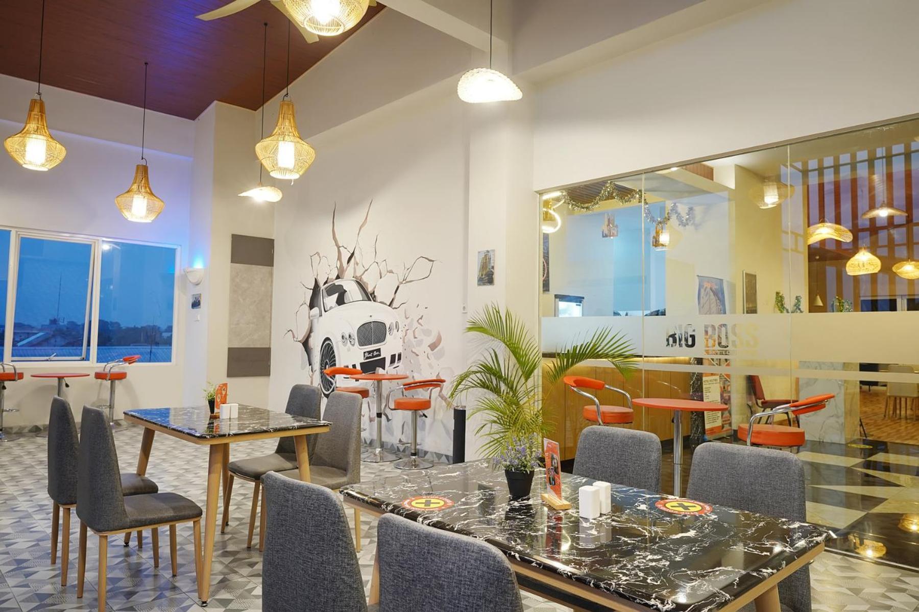 Front One Hotel Sragen ภายนอก รูปภาพ