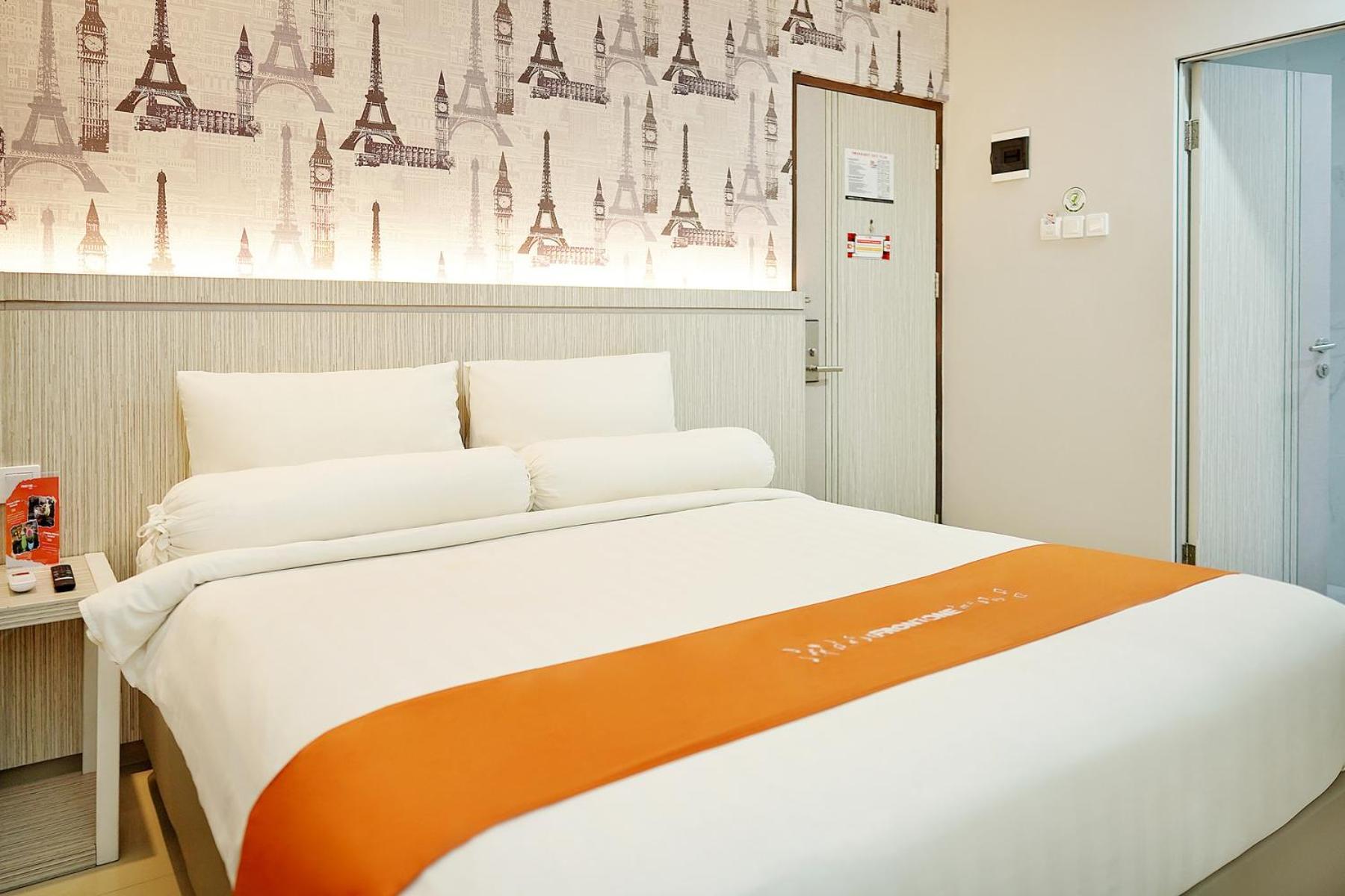 Front One Hotel Sragen ภายนอก รูปภาพ