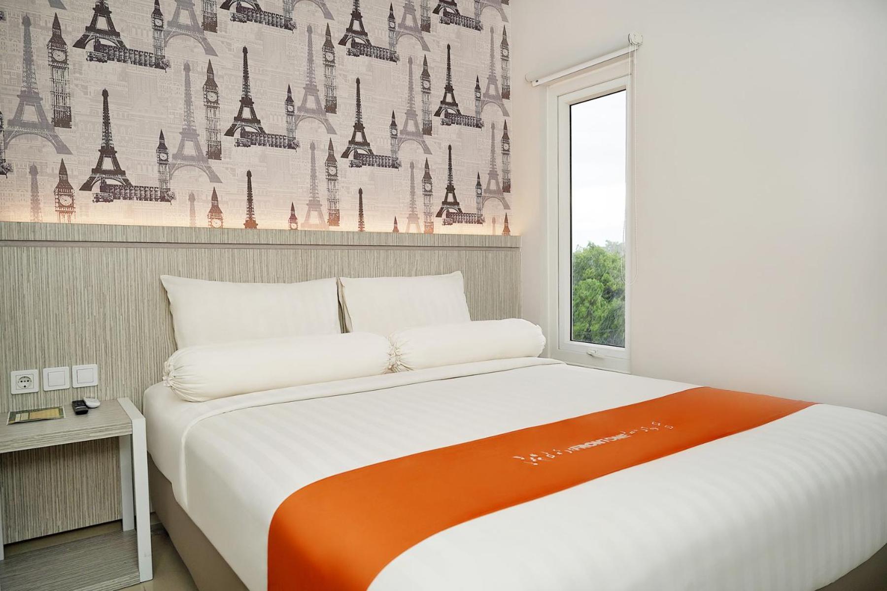 Front One Hotel Sragen ภายนอก รูปภาพ